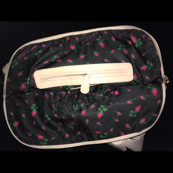 Cute Betsey Johnson handbag pink heart quilted bow - Picture 4 of 4